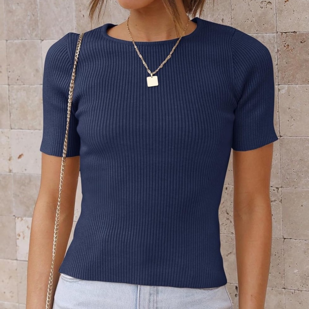 Short sleeve ribbed crewneck knit sweater
